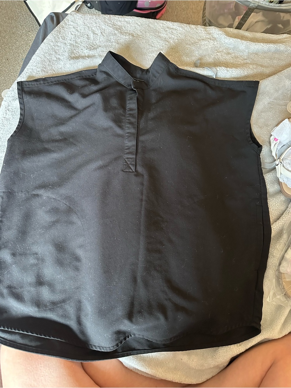 Figs Black Sleeveless Mandarin Collar Camisole